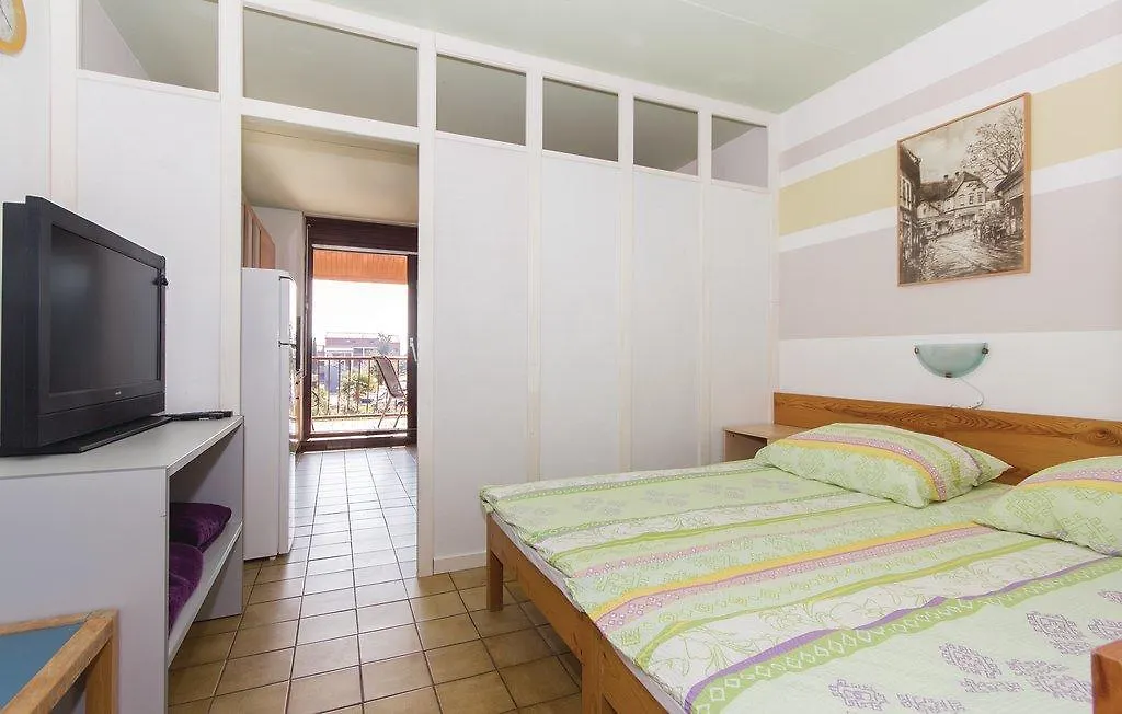 Apartmaji Duga Uvala-Smrika Apartment Pavicini 0*,